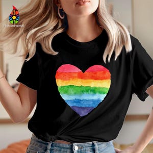 CAMISETA (3544) Camiseta Orgullo Corazón Arcoíris Camiseta Orgullo Amor Corazón Mes del Orgullo LGBT LGBTQ Gay Corazón Queer Lesbiana Trans Igualdad Pronombres Camiseta