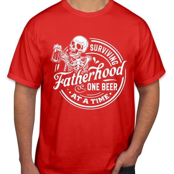 T-SHIRT (2409) Sopravvivere alla paternità una birra alla volta