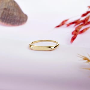 Sterling Silver Rectangle Signet Ring, Slim Minimalist Pinky Ring for Women, Dainty Silver Statement Band, Elegant Pinkie Finger Ring