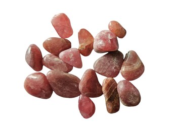 Può includere: Una collezione di pietre levigate rosa e bianche. Le pietre sono lisce e hanno una forma naturale e organica.