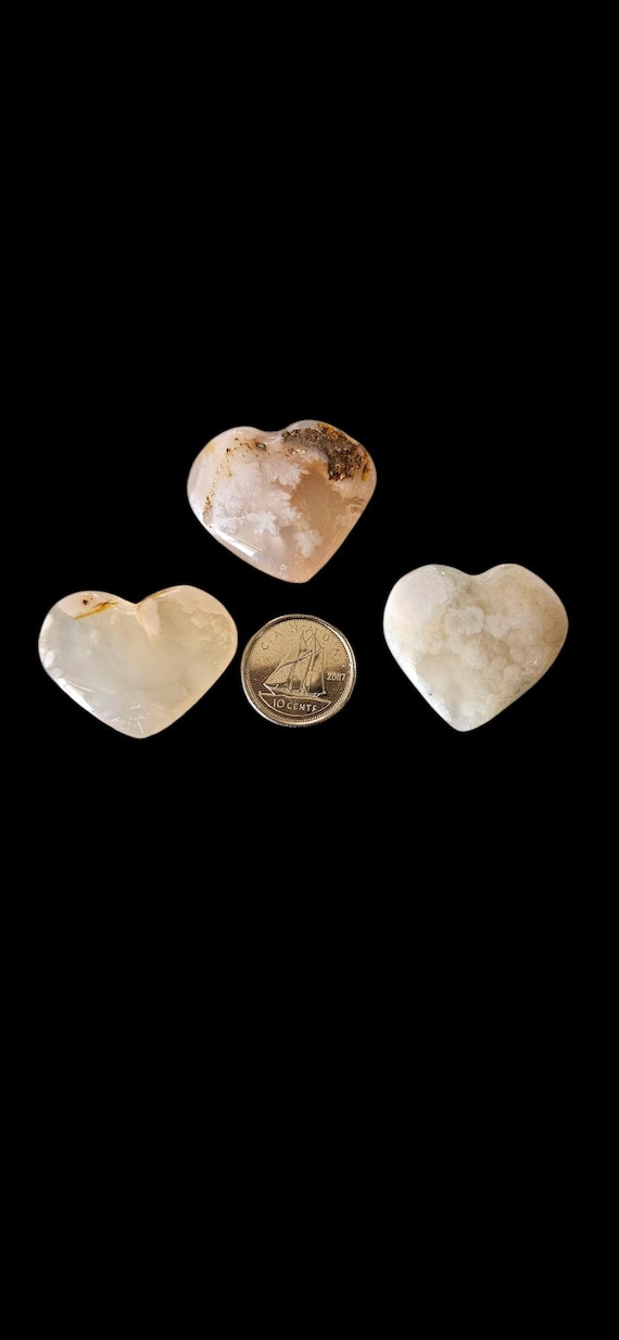 花瑪瑙のハートの彫刻。小。磨き済み。約 2 ～ 3 cm。ポケット サイズ