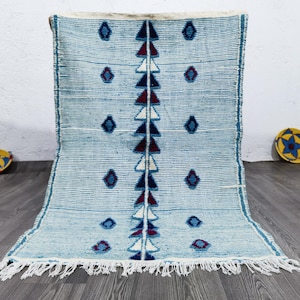 Handmade Wool Boujaad Rug: White and Blue Moroccan Carpet