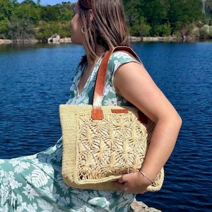 Gehaakte raffia tas, binnenkant van leer en katoen - Handgemaakte raffia tas, tote bag, zomertas, handgemaakte strozak, raffia tas, knutselwerkjes