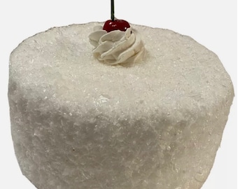 FAKE FOOD, Kokosnuss-Creme-Kuchen, Herzstück, Faux-Kuchen, falscher Kuchen, 6 Zoll rund mal 6 Zoll groß (im Angebot)
