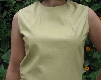 1960s leather top, sleeveless, butter tan color, Sz M Bust 36" EXCELLENT condition!