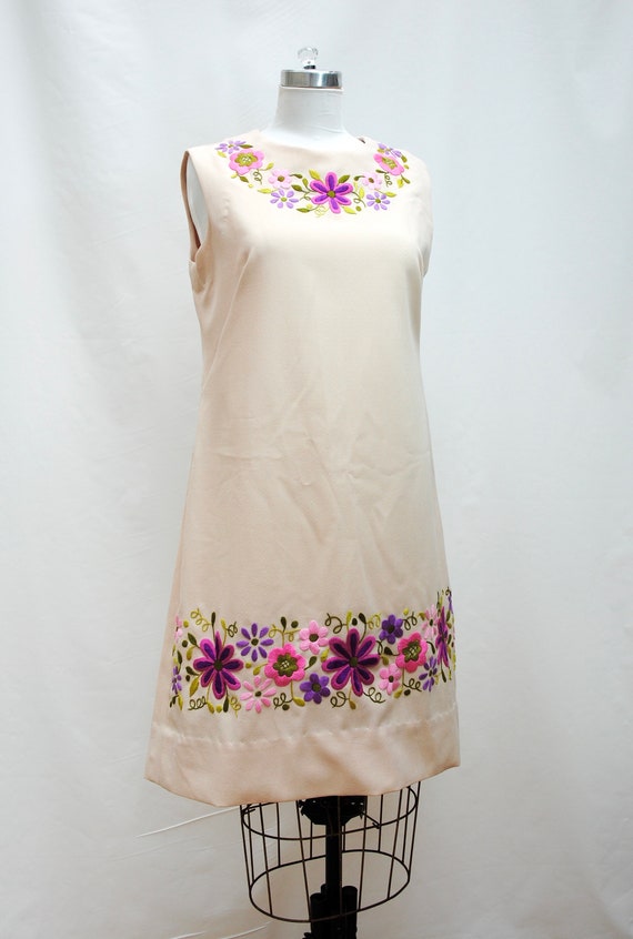 1960s FLOWER POWER embroidered dress, hand embroi… - image 2