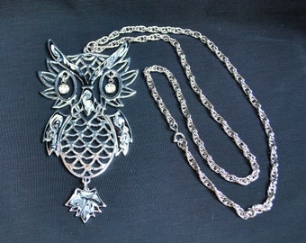 70s owl necklace large size, dangling rhinestone eyes, enamel sections, nice long chain!