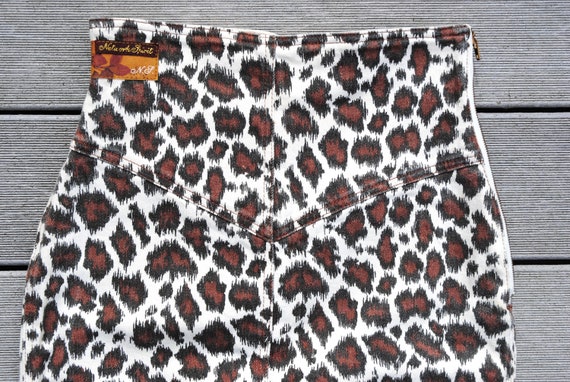 80s Network leopard print skirt, high waist, heav… - image 2