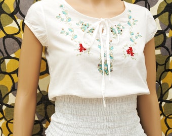 90s white India cotton shirt, embroidery and beads, ruched waist, Sz S-M, groovy festival wear