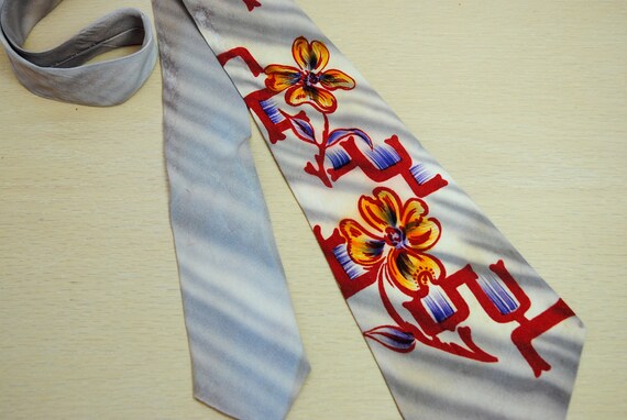 Vintage 1940s hand painted men's tie, silk, painte