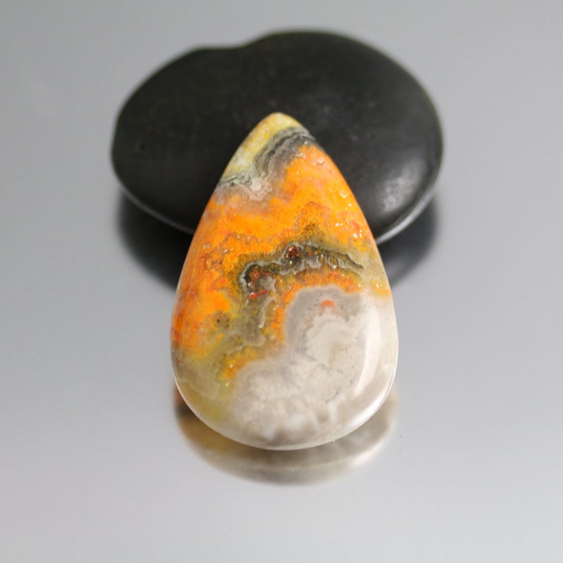 Jasper Bead Cabachon 38mm Bumble Bee Jasper