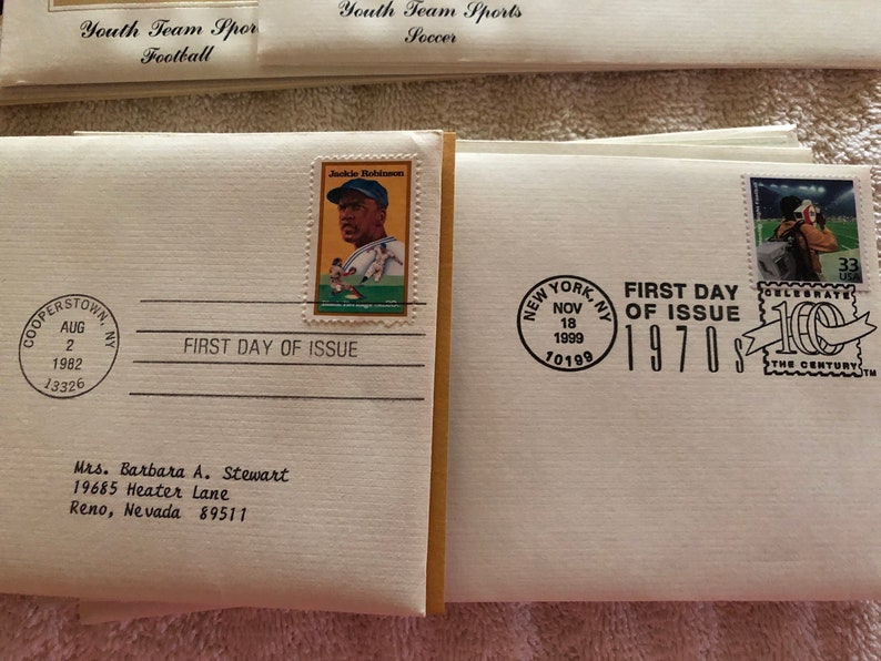 Jackie Robinson Jim Thorpe Knute Rockne Casey Lot 9 USPS postage collectibles stampenvelopegold tone replica Green Bay Packers