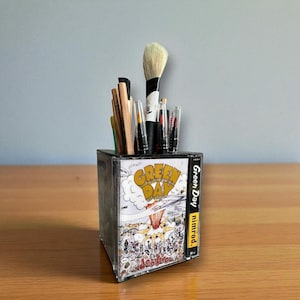 Retro Green Day Cassette Tape Desk Organizer Unique Pencil holder Brush holder Gift Dookie American Idiot Insomnia Nimrod