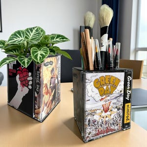 Retro Green Day Cassette Tape Desk Organizer Unique Pencil holder Brush holder Gift Dookie American Idiot Insomnia Nimrod