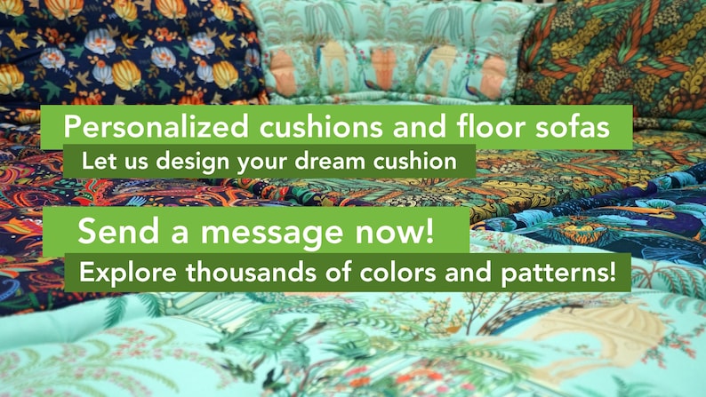 Sofá minimalista japonés de suelo con respaldo: Cojines de terciopelo personalizados. Sofá de pana negra. imagen 2