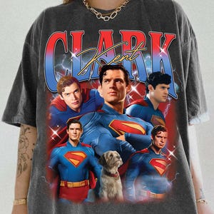 David Corenswet Clark Kent Vintage 90er Jahre Stils Shirt PNG, beliebter Film PNG, Superheld Shirt, Geschenk für sie, Retro Schauspieler Grafik T-Shirt