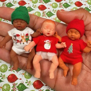 Mini Zuru Baby Handmade Christmas Onesie and T-shirts 2.5inch , clothes for mini silicone doll