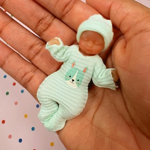Pajama sleeper clothes for mini baby, 2.5 inch doll, mini silicone baby doll set, zuru baby