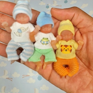 Mini Baby Doll Outfit: Fits 2.5 inch 5 Surprise Zuru Silicone Babies