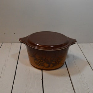 Vintage Pyrex Old Orchard Round Casserole #473