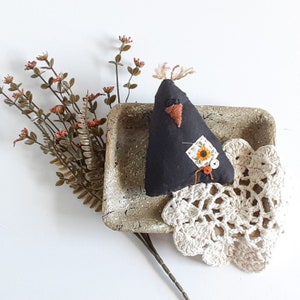 Crow Bowl Filler, Fall Halloween Decor, Autumn Centerpiece, Primitive Decorative Raven