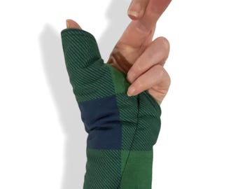 Basal Thumb Arthritis Heat Wrap or Cold Wrap, Pain Relief and Improved Range of Motion and Circulation