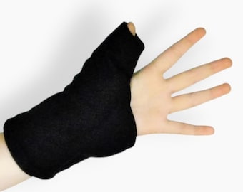 Thumb Joint Pain Relief with Heat Therapy Wrap, right or left hand, man or woman