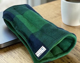 Stylish Wrist Wrap, Pretty Wrist Heating Pad You Can Wear, Man or Woman, Left or Right Hand