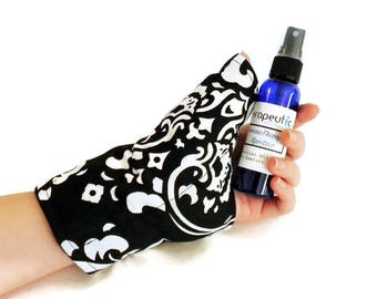 Heat Therapy for Thumb Pain from Arthritis Carpal Tunnel, Sprain or Tendonitis, Hot Cold Pack