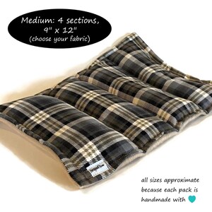 Puede incluir: Una almohadilla t&eacute;rmica rectangular con un patr&oacute;n de cuadros en negro, gris y blanco, dividida en cuatro secciones. El texto en la imagen dice: Medium: 4 sections, 9" x 12" (choose your fabric) y all sizes approximate because each pack is handmade with.