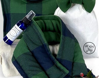 Green Plaid a Warm Hug Gift Set: Microwave Neck Wrap, Heat Pack & Spritzer – Holiday, Get Well, Thinking of You Gift for Him or Her