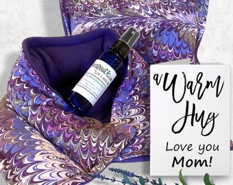 Mom Love Mothers Day Gift Set, Microwave Heat Pads or Cold Pack Kit, Personalized A Warm Hug Card with Lavender Spray
