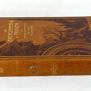 New - An ENCYCLOPEDIA Of TOLKIEN by David Day Deluxe Leather Bound Edition image 3