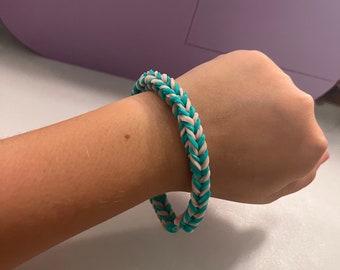 Armband i gummiband
