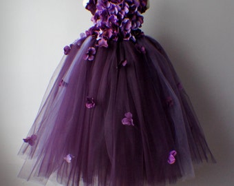 Blumenmädchen Kleid, Tutu Kleid, Foto-Prop, in lila und Lavendel, Blume oben, Tutu Kleid