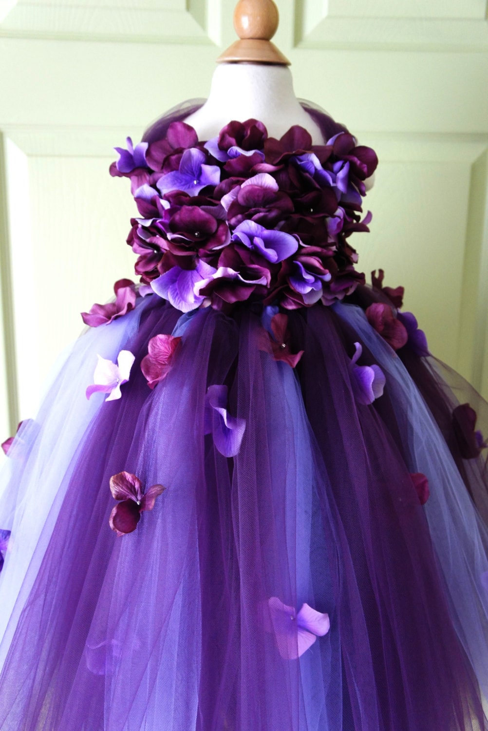 Flower Girl Dress, Tutu Dress, Photo Prop, in Purple and Lavender, Flower Top, Tutu Dress