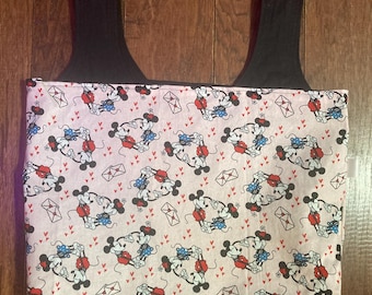 Bolso multiusos reversible de Mickey Mouse y Minnie Mouse.