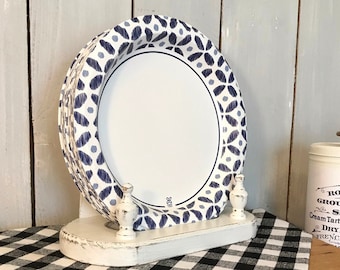 Farmhouse Cottage Style Paper Plate Holder Wooden Caddy with Spindle Finial Details and a Handle at the Back