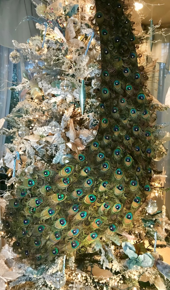 Luxury Curled Feather Desi Indian Peacock Wedding Cake  display picture 3