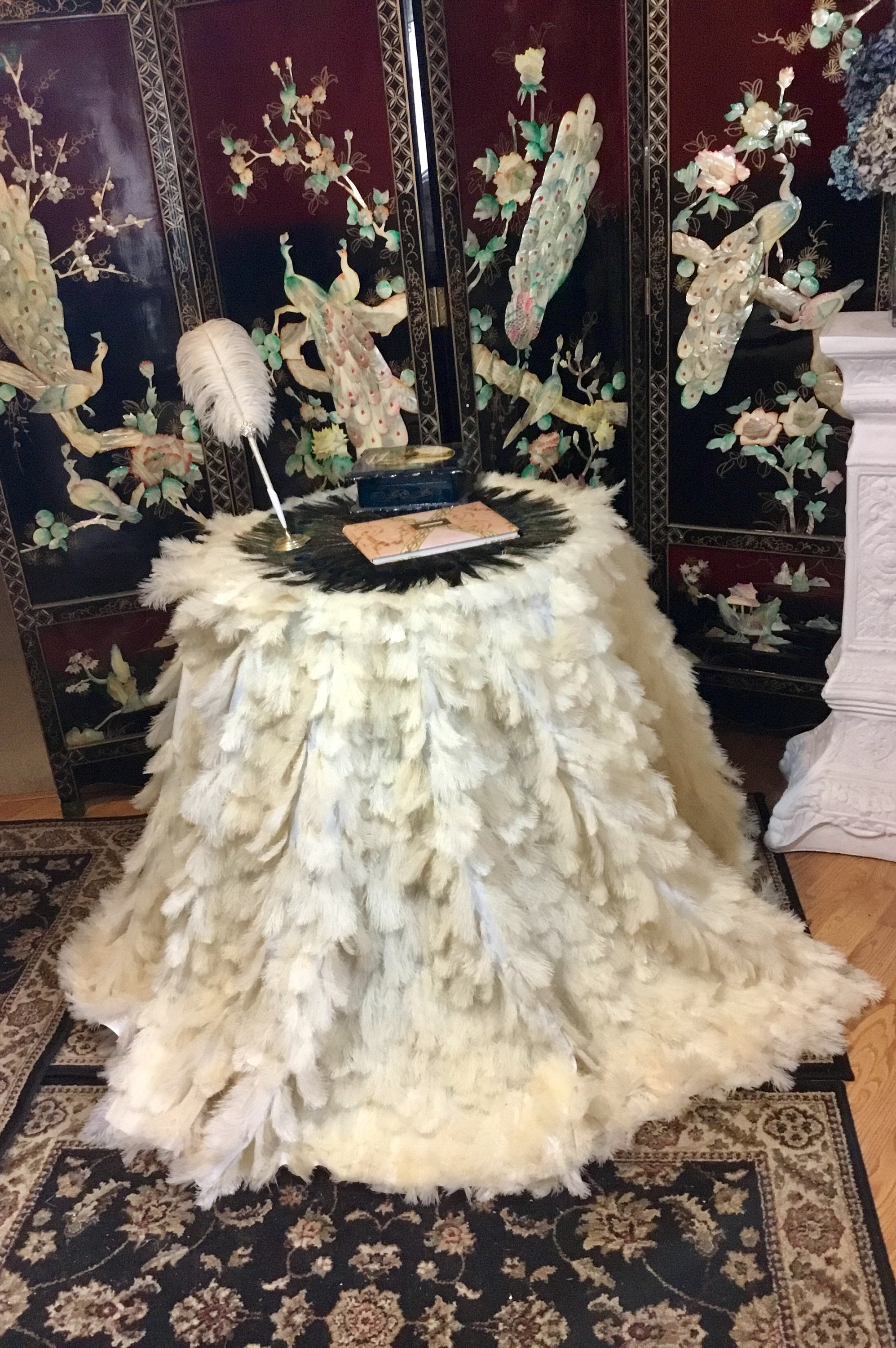 Feather table skirt cheap