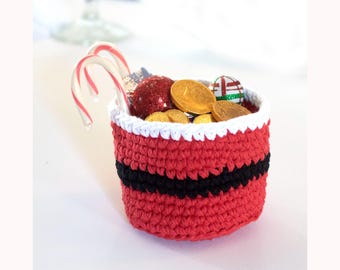 Easy Christmas Crochet Pattern: Santa Claus Gift Basket