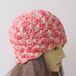 Easy Crochet Cloche Hat Pattern,  Worsted Yarn