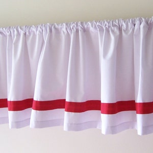 Valance with Choice of Trim Color