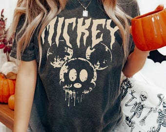 Retro comfort kleur spooky Mickey en Minnie skelet halloween shirts, Mickey Minnie skelet coquette shirts, Disney reis Halloween 2026