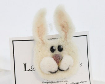 Rabbit Pin, Bunny Pin, Felted Rabbit Brooch, Bunny Jewelry, Needle felted Jewelry, Felted Pin, #5188