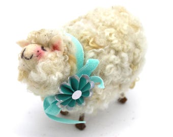 Needle Felted White Sheep – Handcrafted Farm Fiber Art 9795