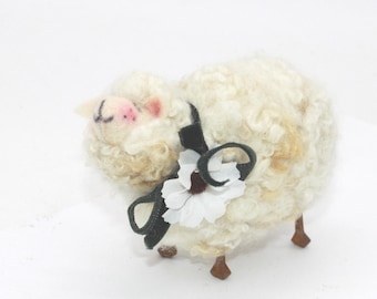 Needle Felted White Sheep – Handcrafted Farm Fiber Art 9801