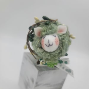Sheep/Saint Patricks Sheep/ Farmhouse/Tiered Tray Decoration/ Needle Felted Sheep #9108
