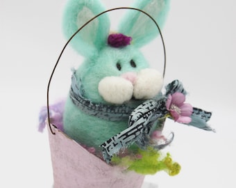 Needle Felted Chick or Bunny/ Farmhouse, Tiered tray/ Spring Décor #7100