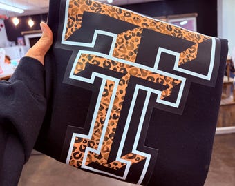 Leopard Texas Tech „Double T“ Digital PNG | Red Raiders Leopardenmuster Design | Game Day Shirt Sublimation | Sofort Download